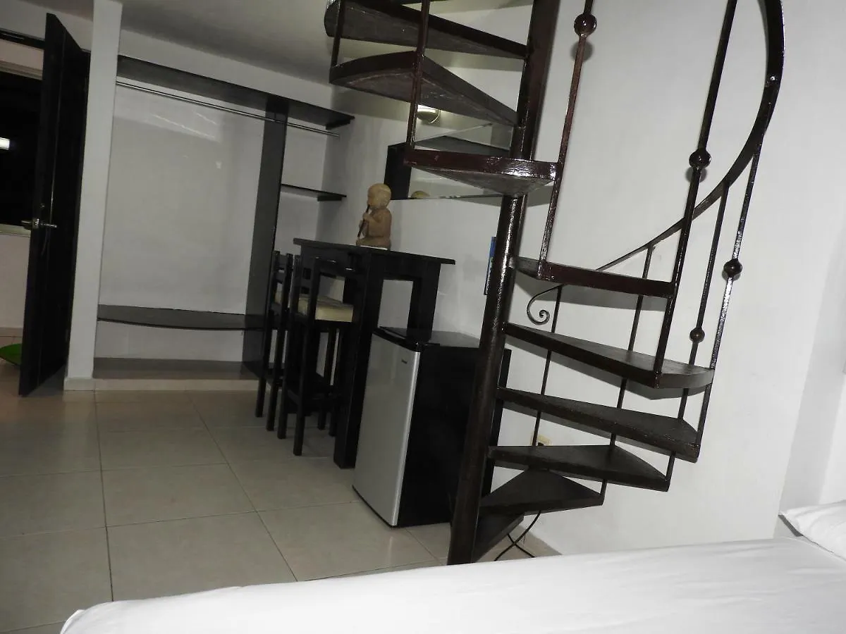 Easy Hotel Playa del Carmen
