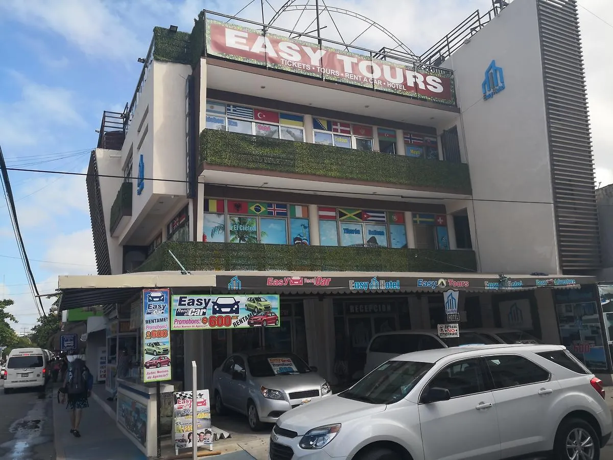 Easy Hotel プレヤデルカーメン